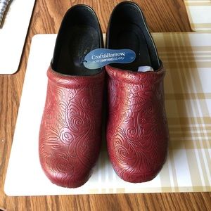 NWT Croft/Barrow Sole Sensibility Work Clogs